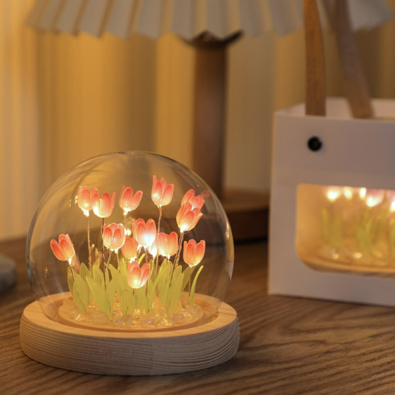 DIY tulip lamp – Soft floral light 