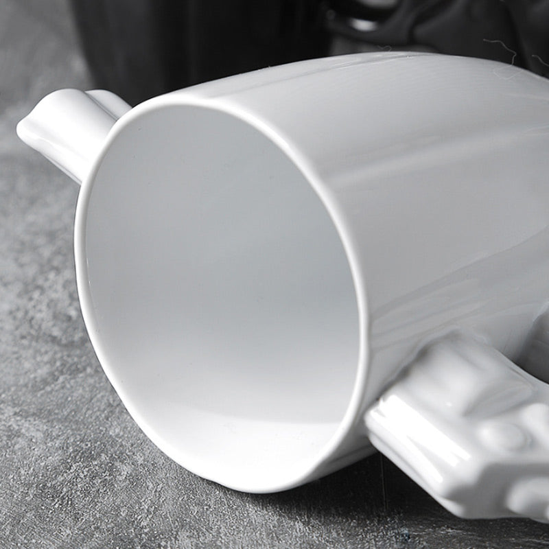 Kopp design med ultra-original pistolhåndtak 