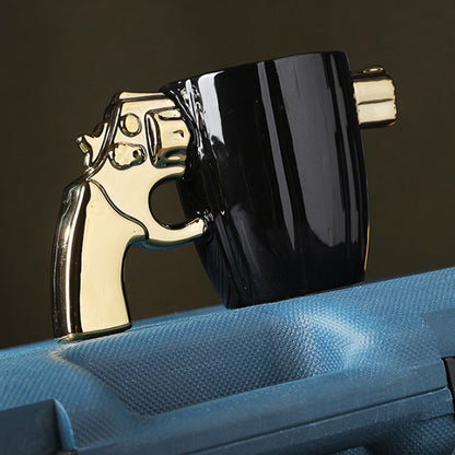 Kopp design med ultra-original pistolhåndtak 