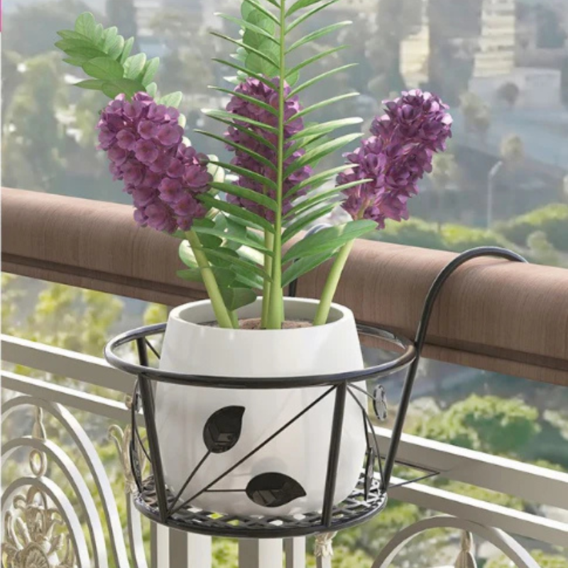Ripustettu tuki kukkaruukuille 